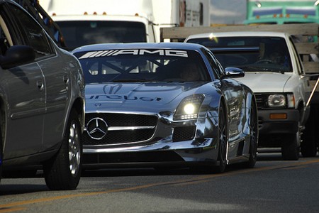 Une SLS AMG GT3 dans la rue
