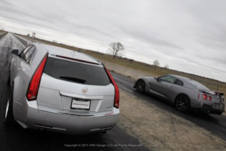 Une Cadillac CTS-V break préparé par Hennessey affronte une Nissan GT-R