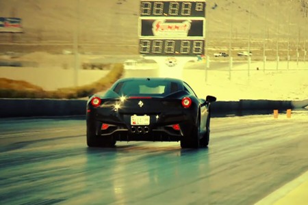 La vidéo du jour : Ferrari 458 Italia contre Shelby Cobra 427