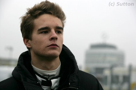 GP3 - Tom Dillmann rejoint Carlin