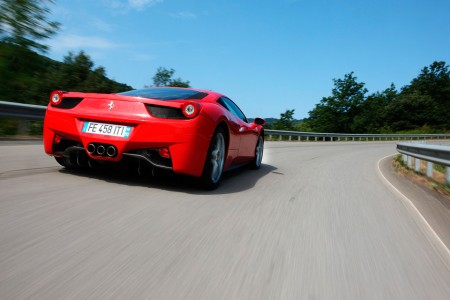 Ferrari offre sept ans de maintenance à ses clients