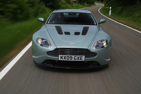 Une Aston Martin V12 Vantage par Zagato à la Villa d'Este