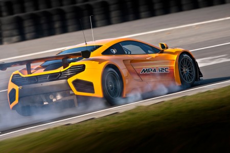 La McLaren MP4-12C et son homologue GT3 en vidéo