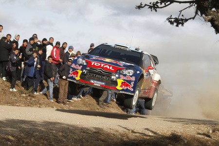 WRC - Loeb s'impose, tonneau pour Ogier