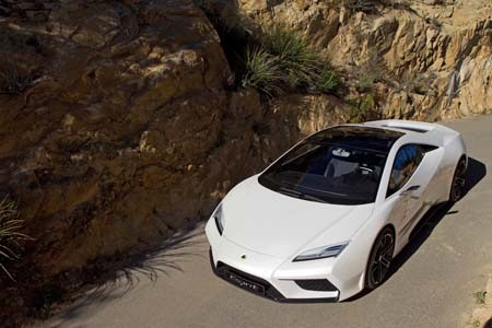 Le nouveau V8 Lotus sera léger et compact