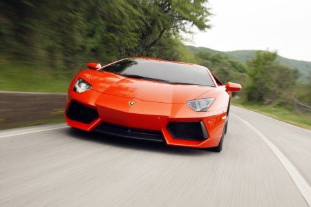 L'Aventador Roadster?  C'est pour 2012 !