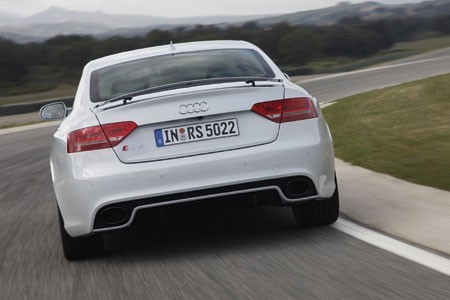 Un V8 bi-turbo pour les sportives Audi