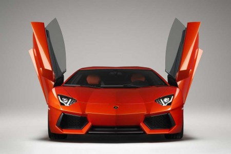 La Lamborghini Aventador se prend pour un Boeing