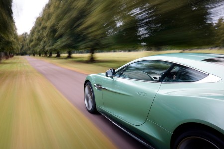 Aston Martin Vanquish Volante, dans un mois?