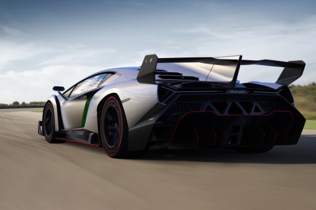 La Lamborghini Veneno prend la "route"