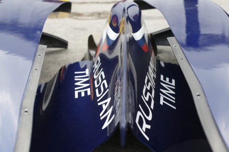 GP2 - Motopark coupe les ponts avec Russian Time