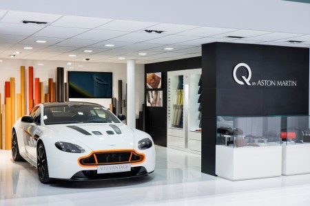 Entrez dans le Q Lounge d'Aston Martin