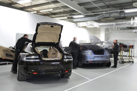 Aston Martin investit massivement à Gaydon