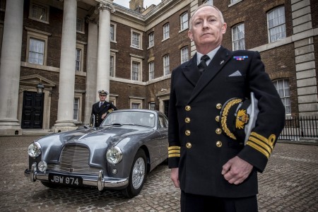 Cette Aston Martin a inspiré celle de James Bond !