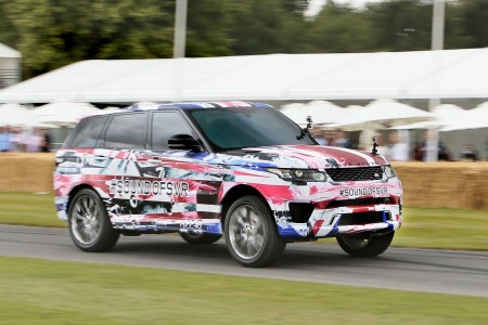 Le Range Rover Sport SVR rugit à Goodwood en vidéo