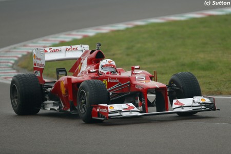 F1 - Photos: Vettel roule dans une Ferrari