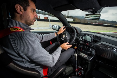 Abarth 695 Biposto: premier tours de roue en vidéo