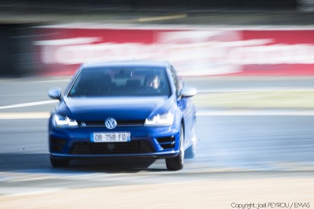 Vidéo: La Volkswagen Golf R sur le circuit du Mans