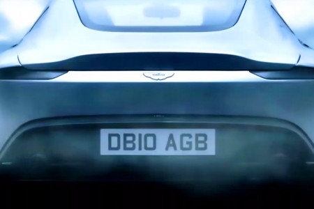Vidéo : L'Aston Martin DB10 fait fumer ses pneus !