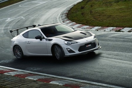 La Toyota GT86 se radicalise... au Japon