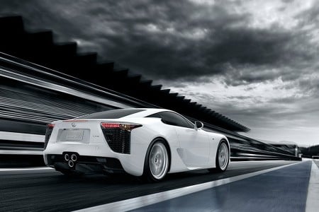 Lexus LFA : 500.000 dollars après lourd accident (+vidéo)