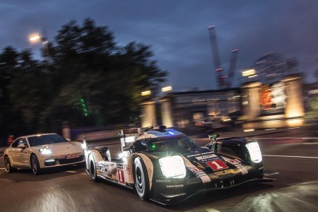 Découvrez les coulisses de la traversée de Londres par la Porsche 919 Hybrid avec la Panamera 4 E-Hybrid