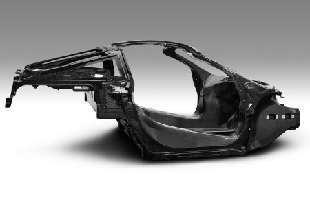 McLaren débutera le renouvellement de sa famille Super Series avec la présentation d'une nouvelle supercar sur le salon de Genève 2017 (9 au 19 mars).