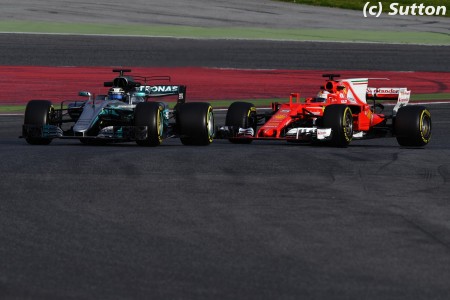 Valtteri Bottas (Mercedes) et Sebastian Vettel (Ferrari) à Barcelone