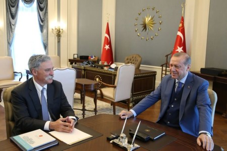 Chase Carey (Président de la F1) et Recep Tayyip Erdoğan (Président de la Turquie)