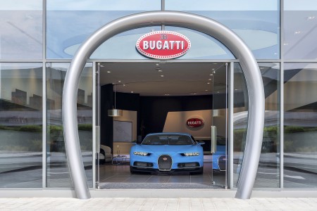Bugatti inaugure un nouveau showroom à Dubaï