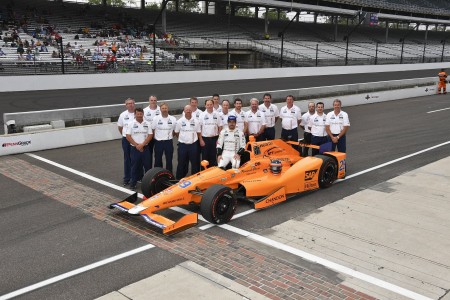 Fernando Alonso (McLaren Andretti) et son équipe à Indianapolis