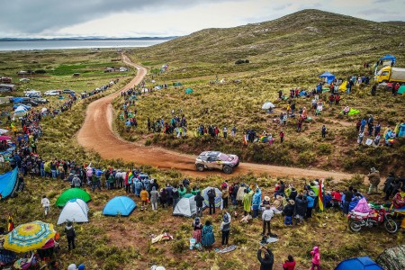 Carlos Sainz (Peugeot) lors de la cinquième étape du Dakar entre Arequipa et La Paz