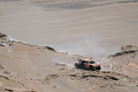 Stéphane Peterhansel (Peugeot) lors de la quatrième étape du Dakar autour de San Juan de Marcona