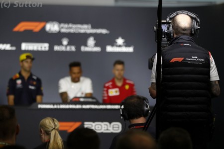 La conférence de presse à Melbourne