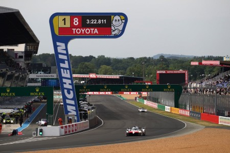 La Toyota N°8 (Buemi/Nakajima/Alonso/Lopez) au Mans