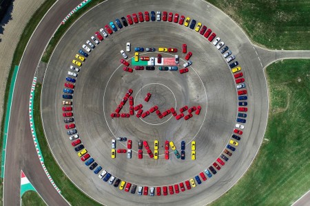 Ferrari Dino : un rassemblement record pour le 50ème anniversaire