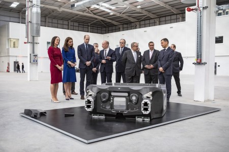 McLaren : le centre de production de châssis inauguré avec des invités royaux
