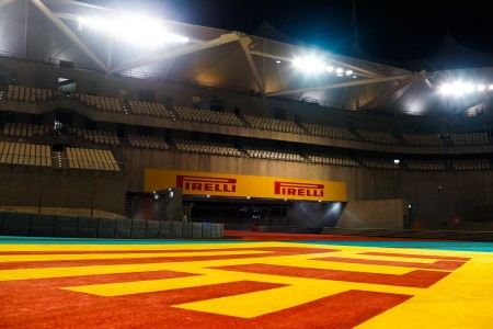 Le logo de Pirelli à Yas Marina