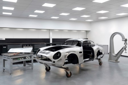 Aston Martin : la DB4 GT Zagato Continuation en production