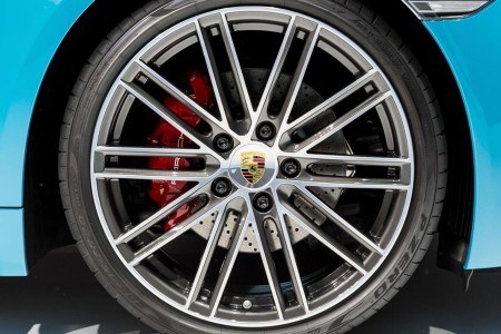 Porsche : un prototype de 718 électrique est testé