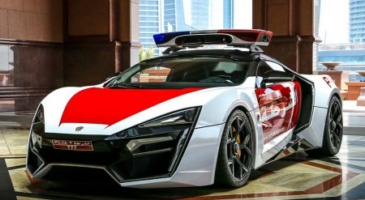 Une Lykan HyperSport pour la police de Dubai.
