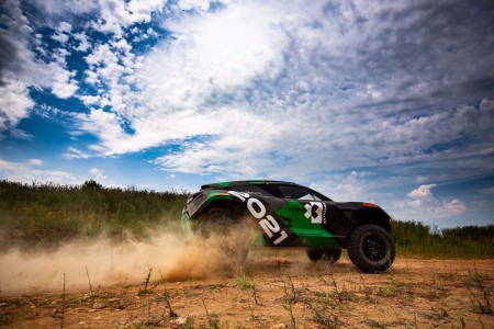 La voiture de l'Extreme E en Amazonie