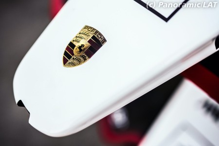 Le nez de la Porsche à Valencia