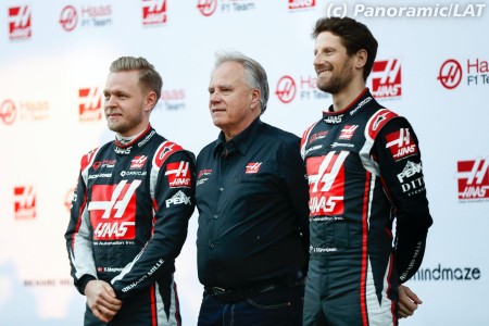 Kevin Magnussen (Haas), Gene Haas (Haas) et Romain Grosjean (Haas) à Barcelone