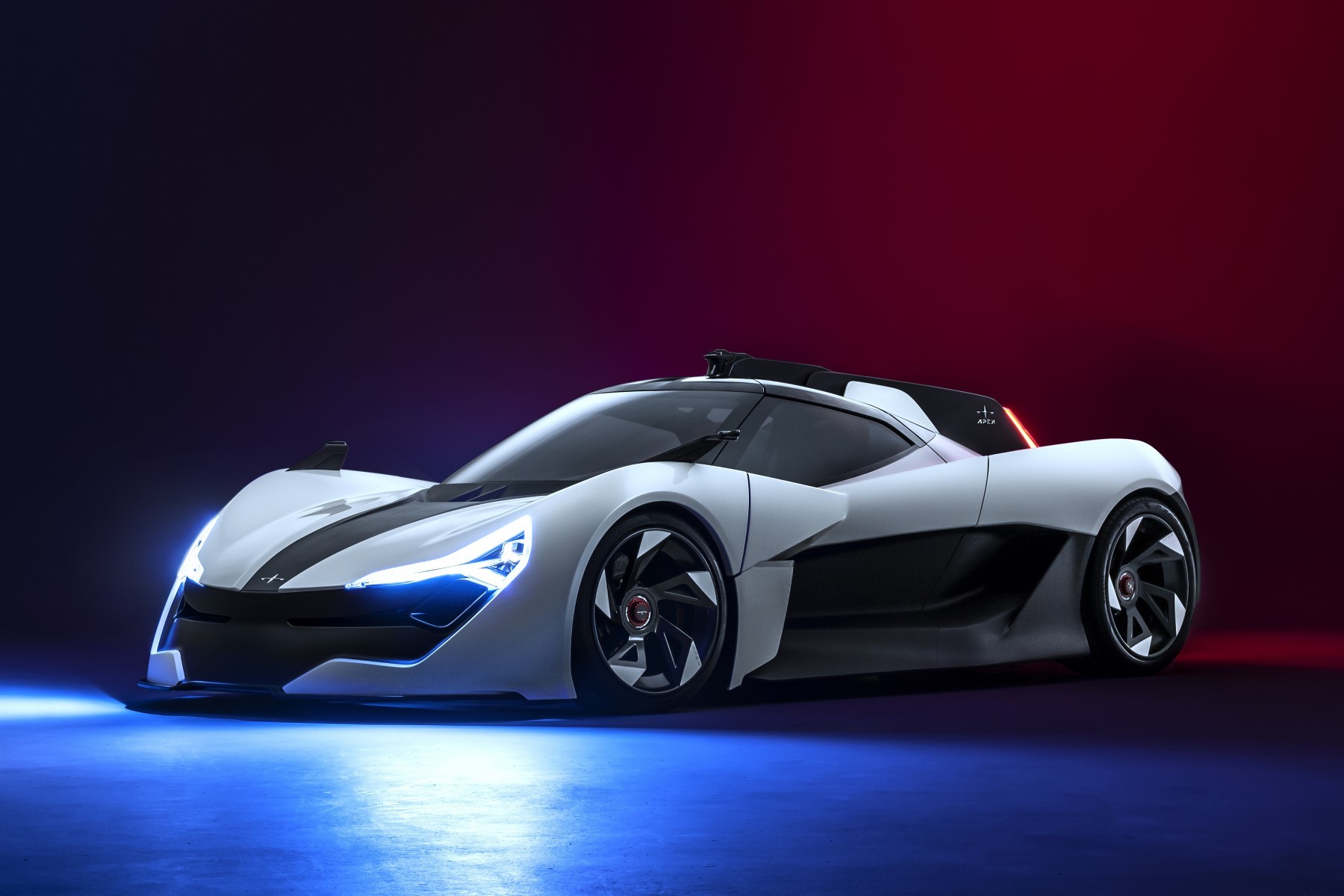 Apex AP-0 (2020) : 3/4 avant gauche blanc