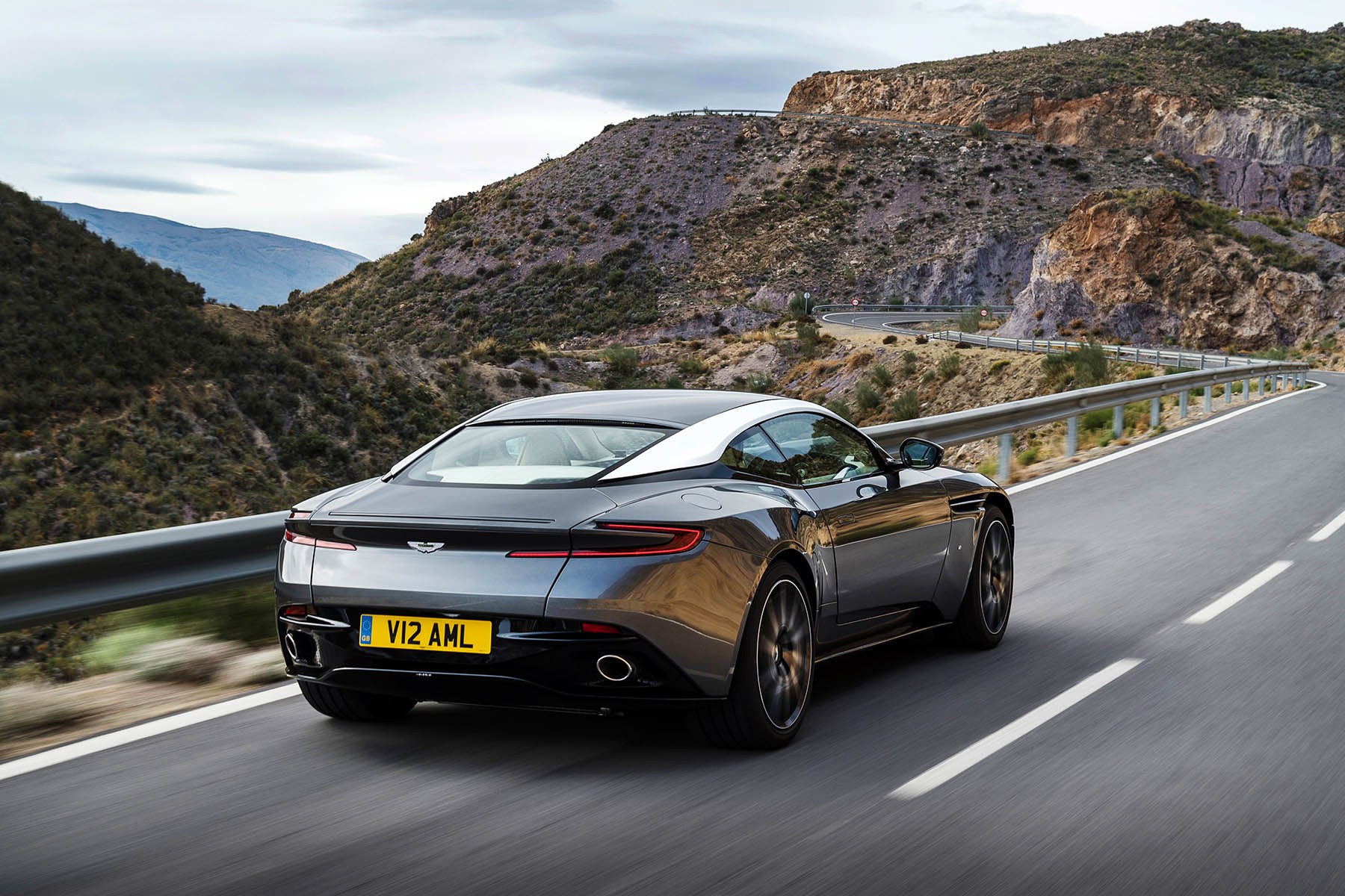 Aston Martin DB11 2016