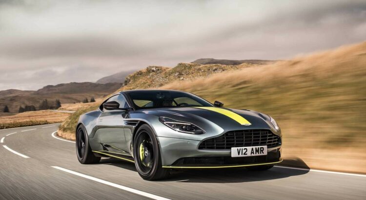 Aston Martin DB11 AMR (2018) : 3/4 avant sur route