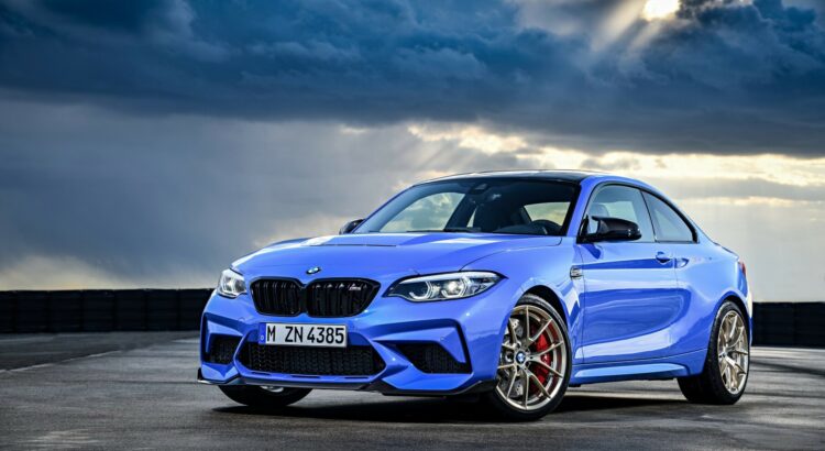 BMW M2 CS (2019) : 3/4 avant gauche bleu