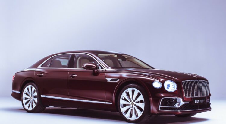 Bentley Flying Spur (2019) : 3/4 avant droit bordeaux