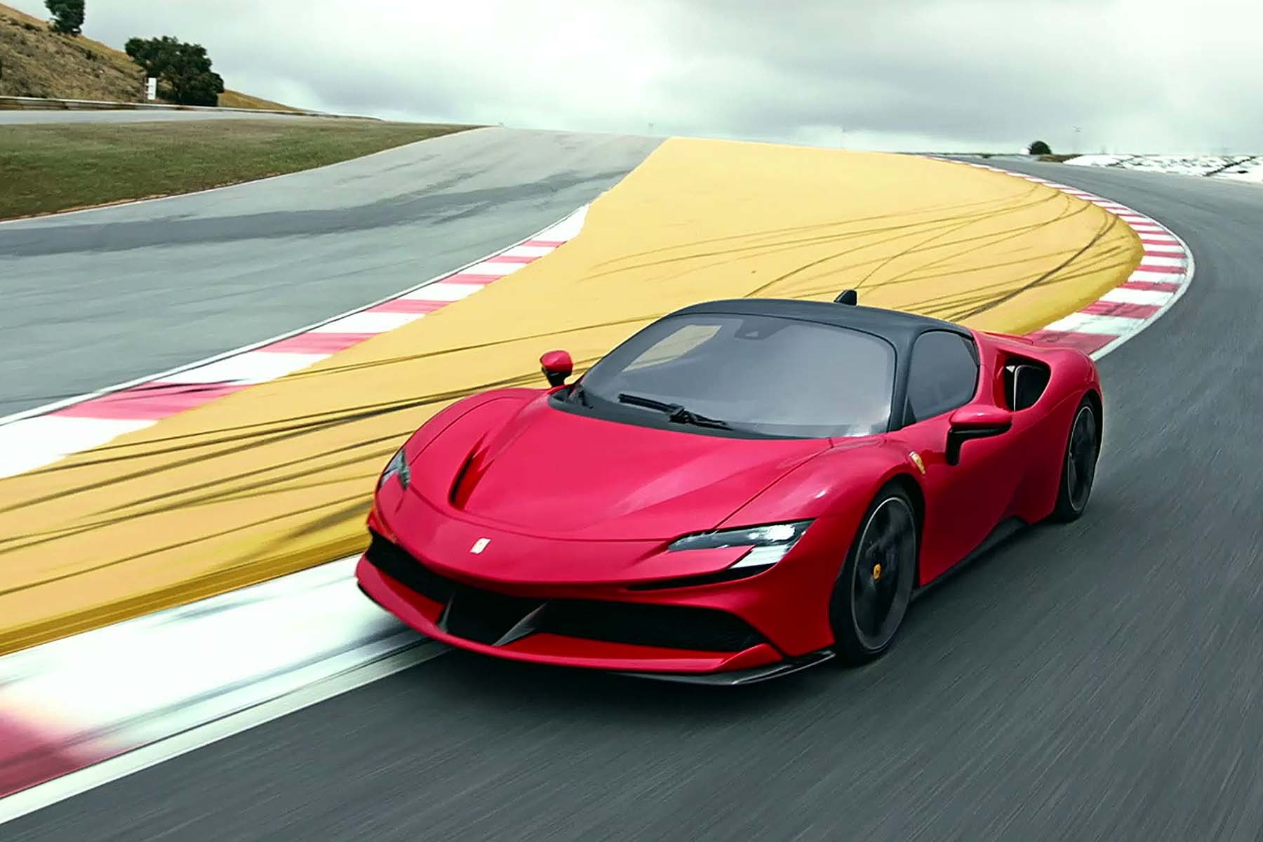Ferrari SF90 Stradale (2019) : le premier véhicule électrique hybride rechargeable Ferrari de série